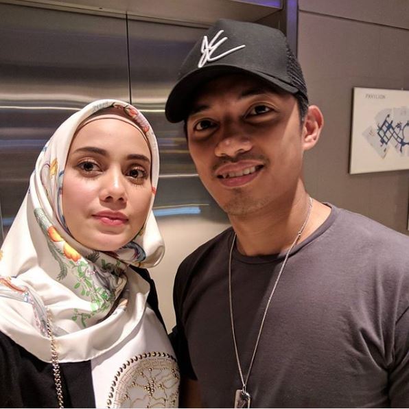 Mia dan Izham bakal menimang cahaya mata tidak lama lagi.